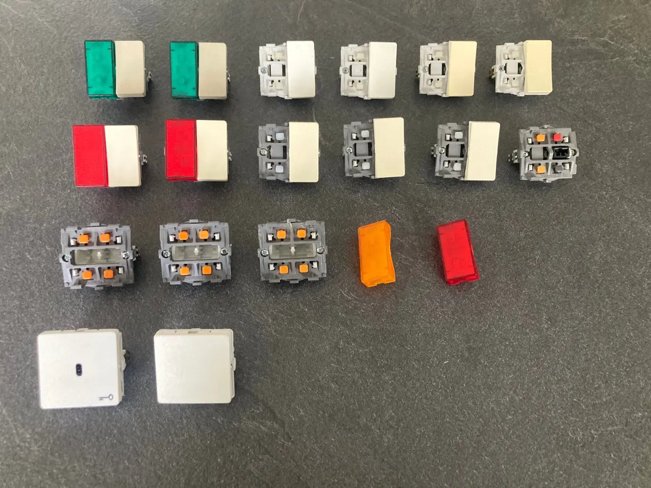 Billede 2 - Afbryder, 1-Pol med lampe + diverse