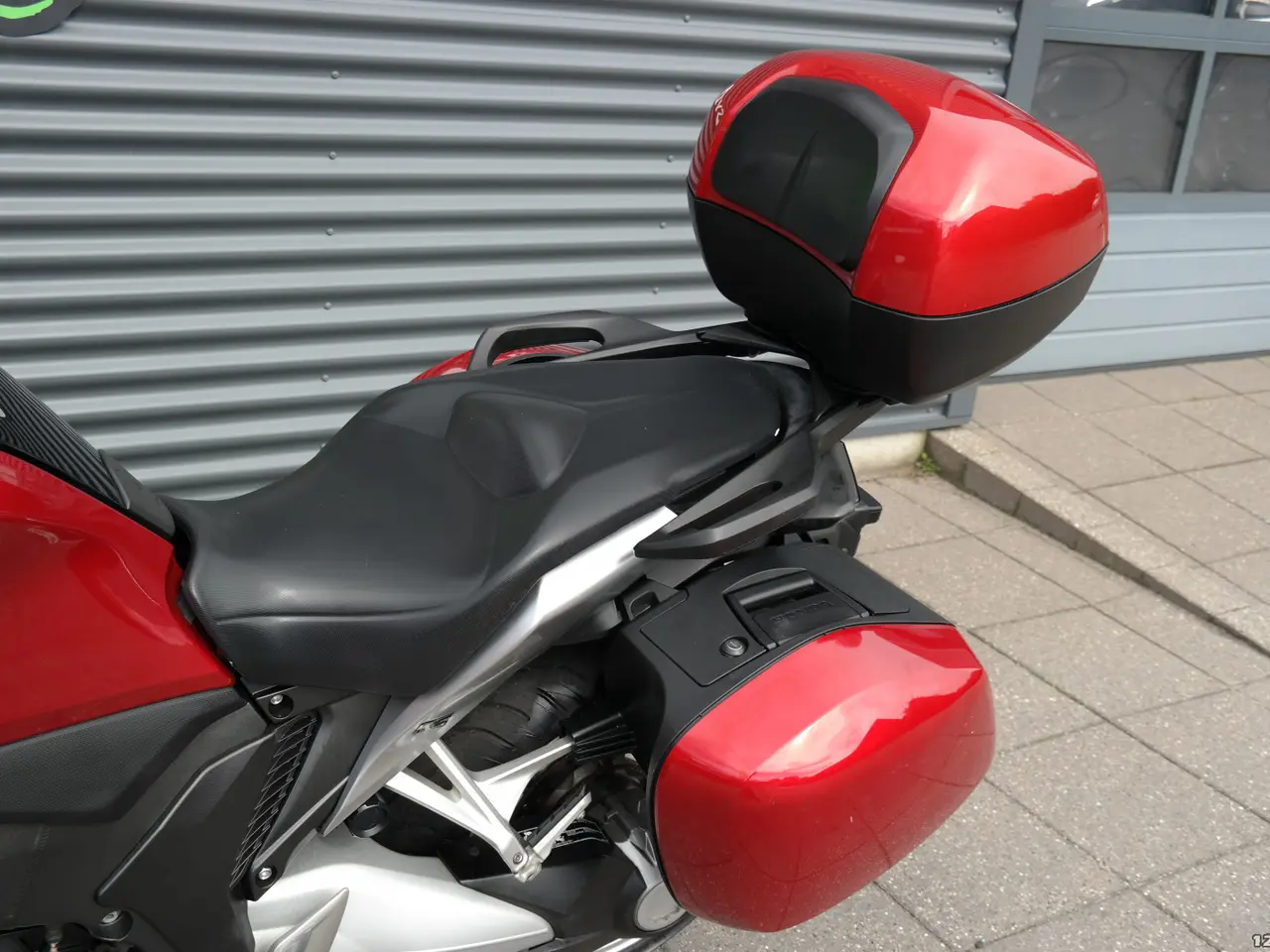 Billede 25 - Honda VFR 1200 F MC-SYD BYTTER GERNE