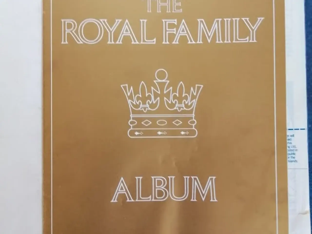 Billede 4 - Bøger og blade, Smukke The Royal Family Samleblade