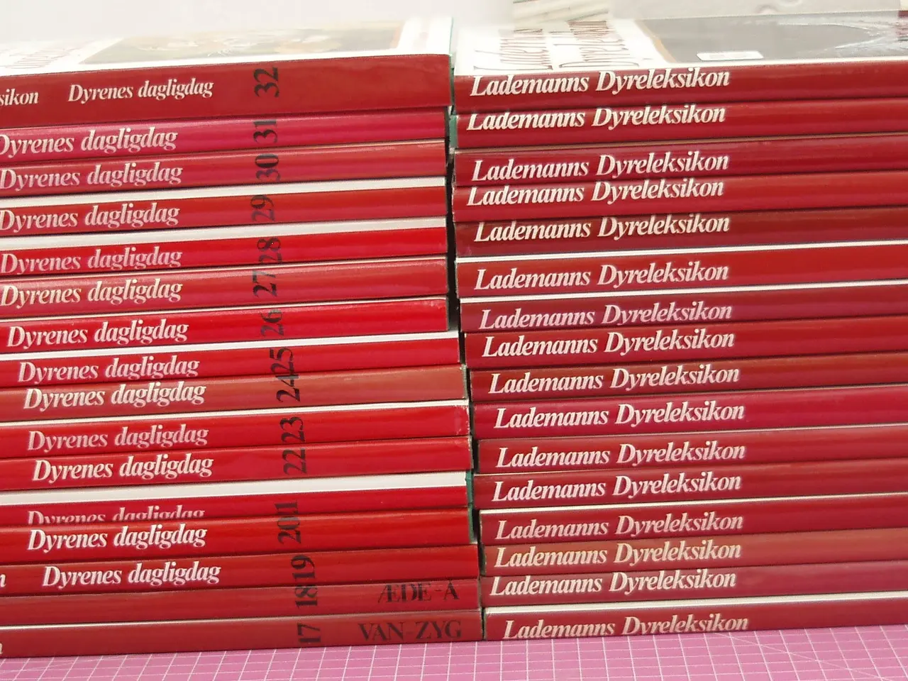 Billede 1 - Lademanns Dyreleksikon 1-32 komplet