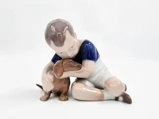 B & G FIgur Dreng Med Gravhund  nr. 1951. sortering 2