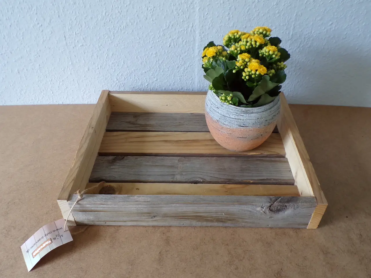 Billede 1 - Bakke i genbrugstræ med patina 45 x 35 cm
