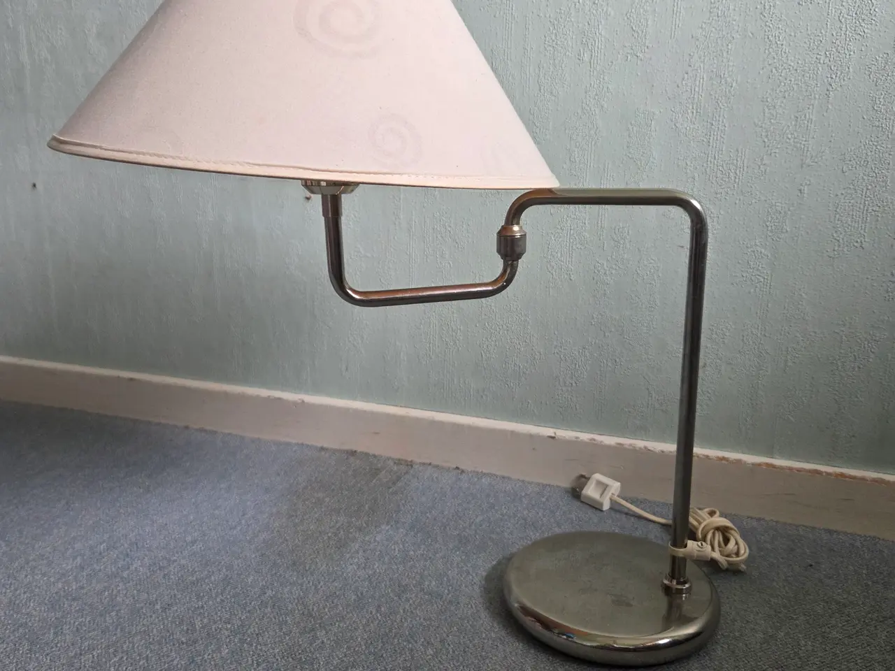 Billede 2 - Svingbar bordlampe med stofskærm