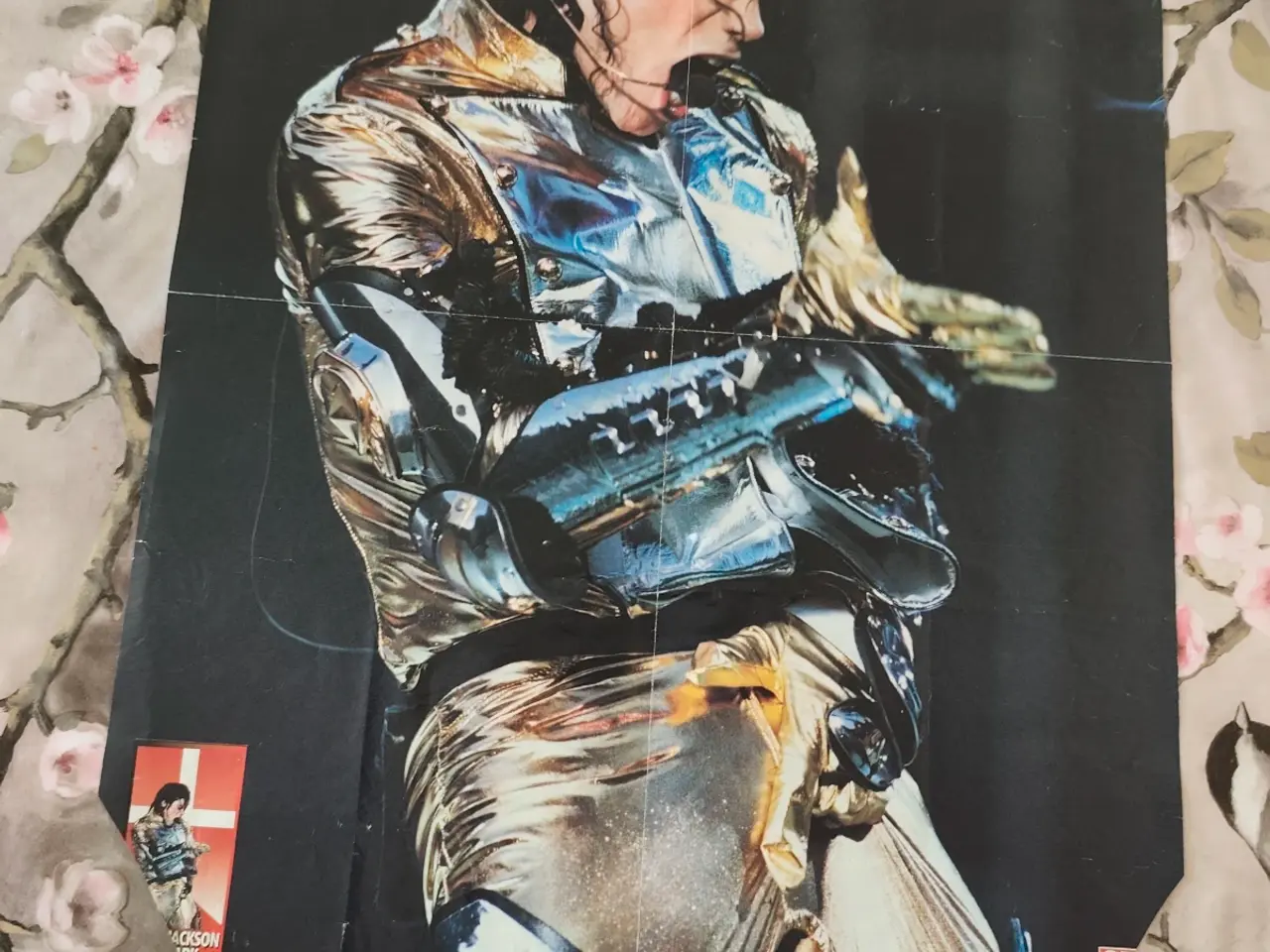 Billede 8 - 2 siddet Michael Jackson plakat med brugsspor 