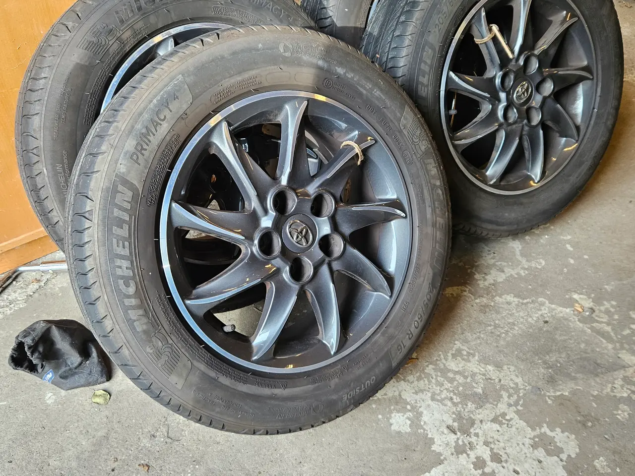 Billede 5 - 5x114.3 flotte 16" Toyota alu med michelin sommer