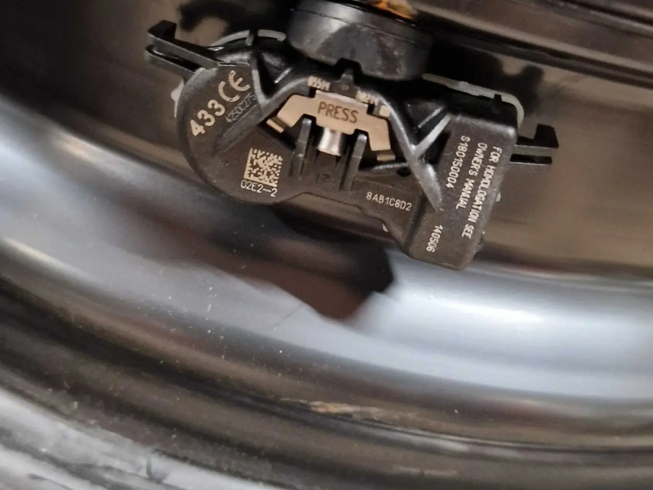 Billede 3 - Stålfælge med Tpms senso1r, ret fint nyere sæt