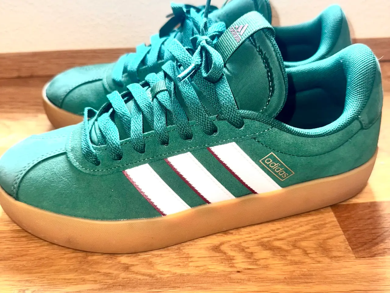 Billede 2 - Helt nye Adidas sko str. 40 svarer mere str. 39