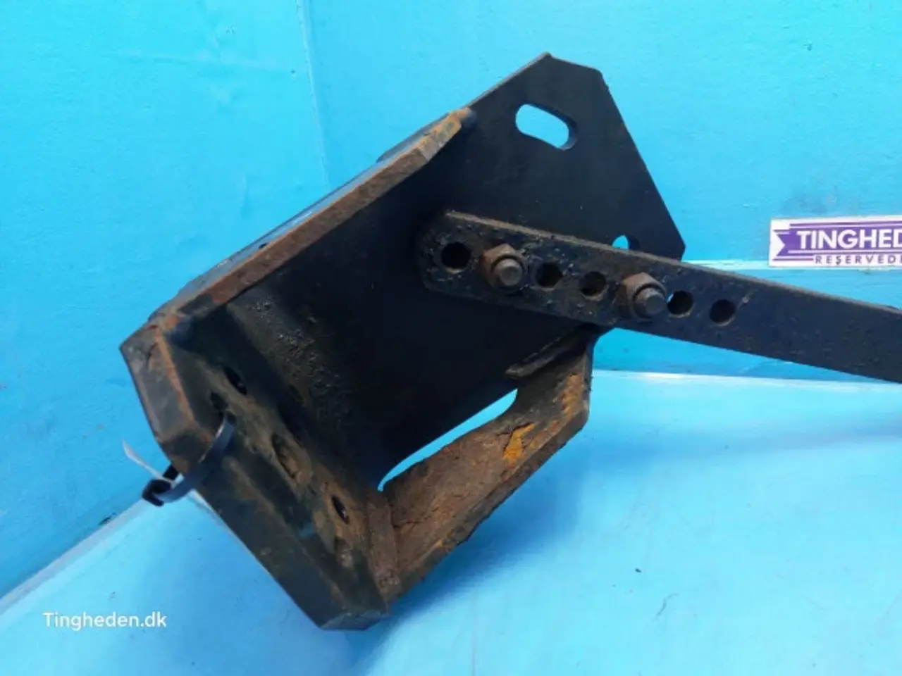 Billede 15 - Case Farmall 95A Hjulskærm Beslag L. 84606297