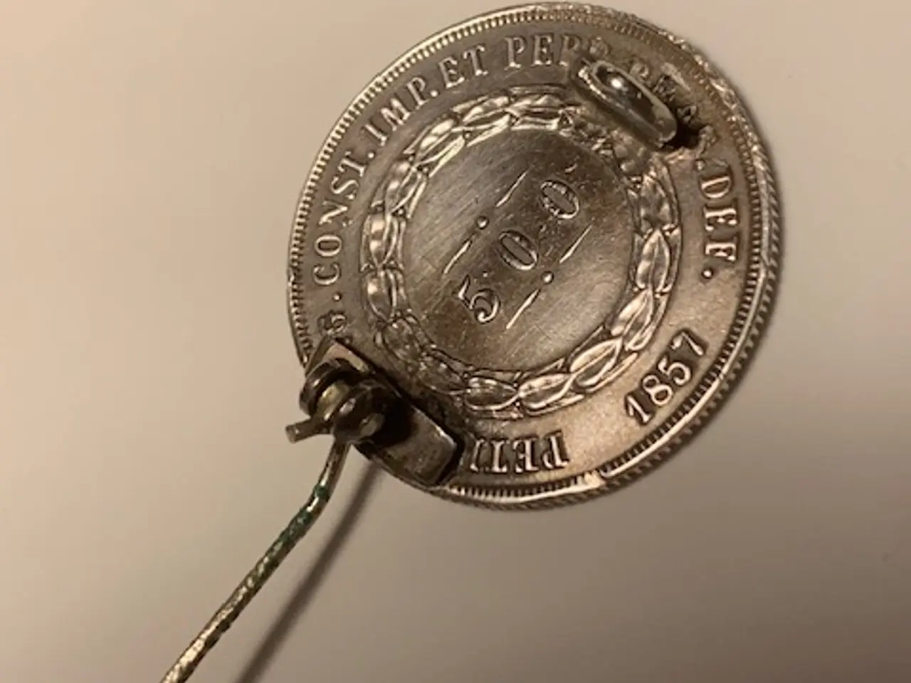 Billede 3 - Vintage broche - mønt monteret med nål