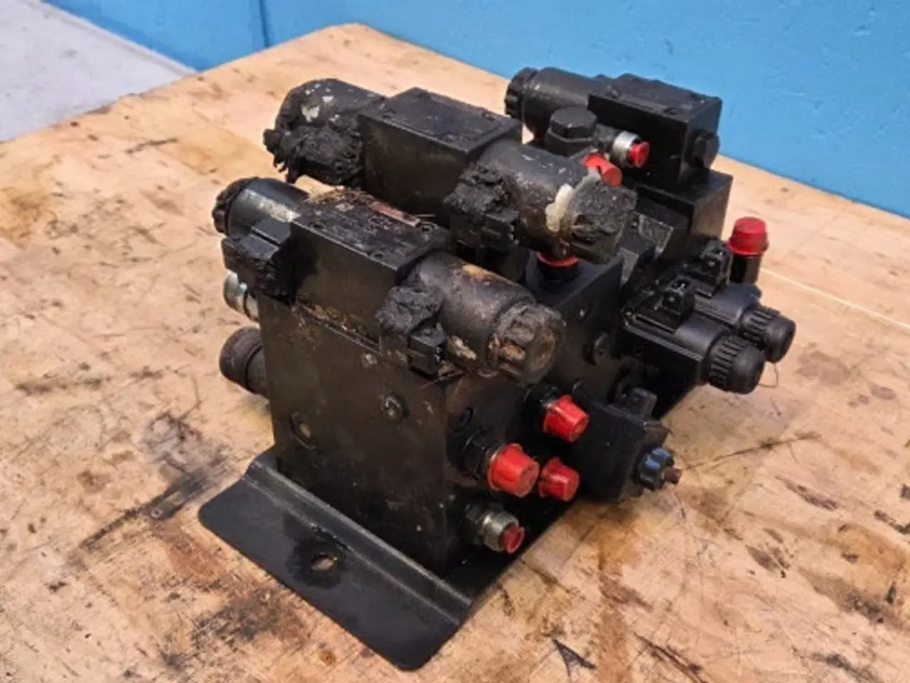 Billede 13 - New Holland CR9.90 Hydraulikventil 84457511