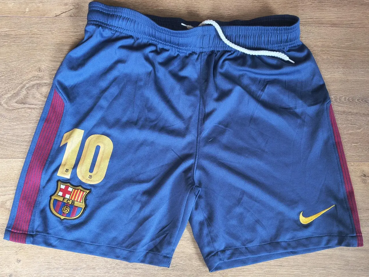 Billede 1 - FC BARCELONA SHORTS NR 10, STR. S, SOM NYE