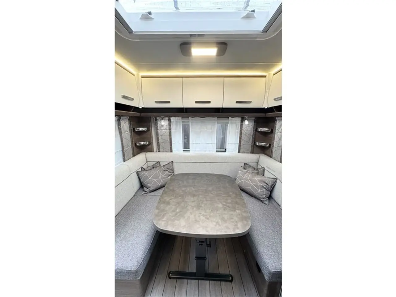 Billede 8 - 2021 - Knaus Sport 500 EU Silver Selection Enkeltsenge-Lamel-Gulvtemp.-Mover-Telt