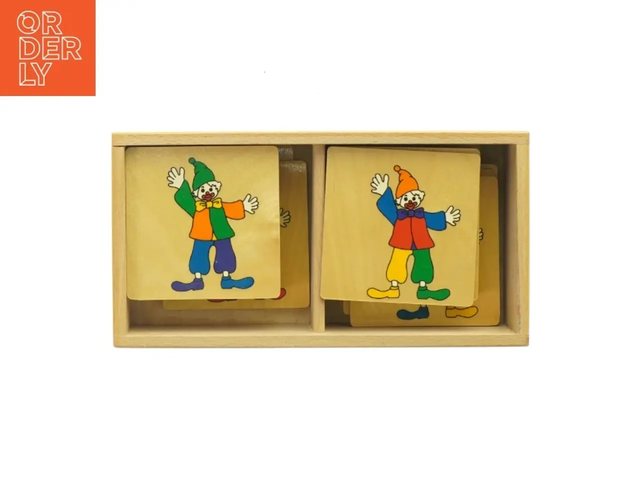 Billede 1 - Træhuskespil med klovnefigurer (str. 24 x 12 cm)
