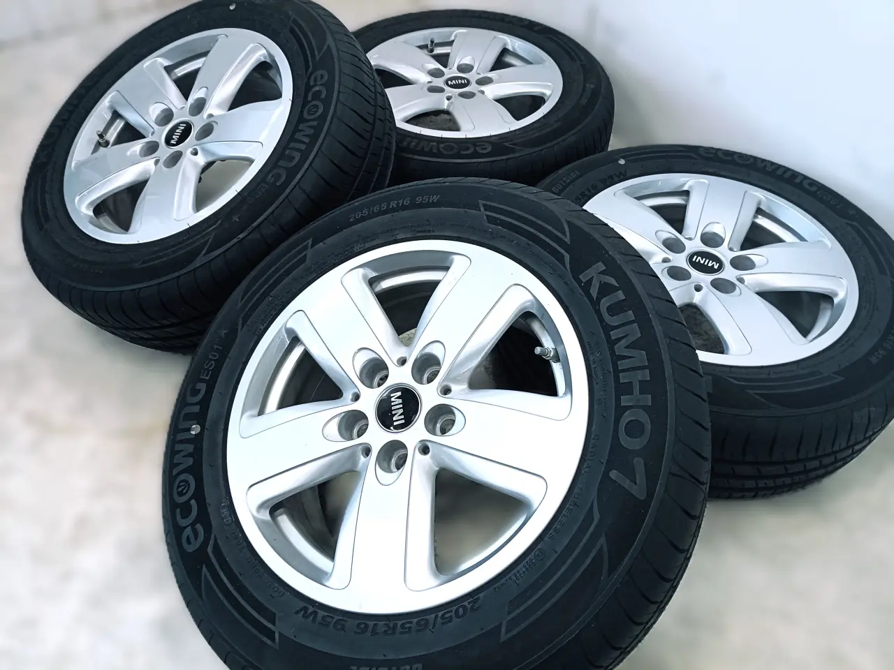 Billede 2 - 5x112 16" ET41 nav 66,6ø MINI sommersæt inkl. TPMS