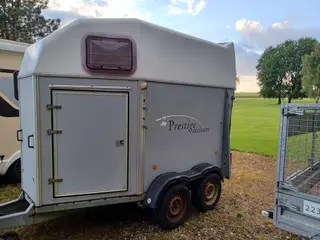En Brenderup hestetrailer til 2 heste    