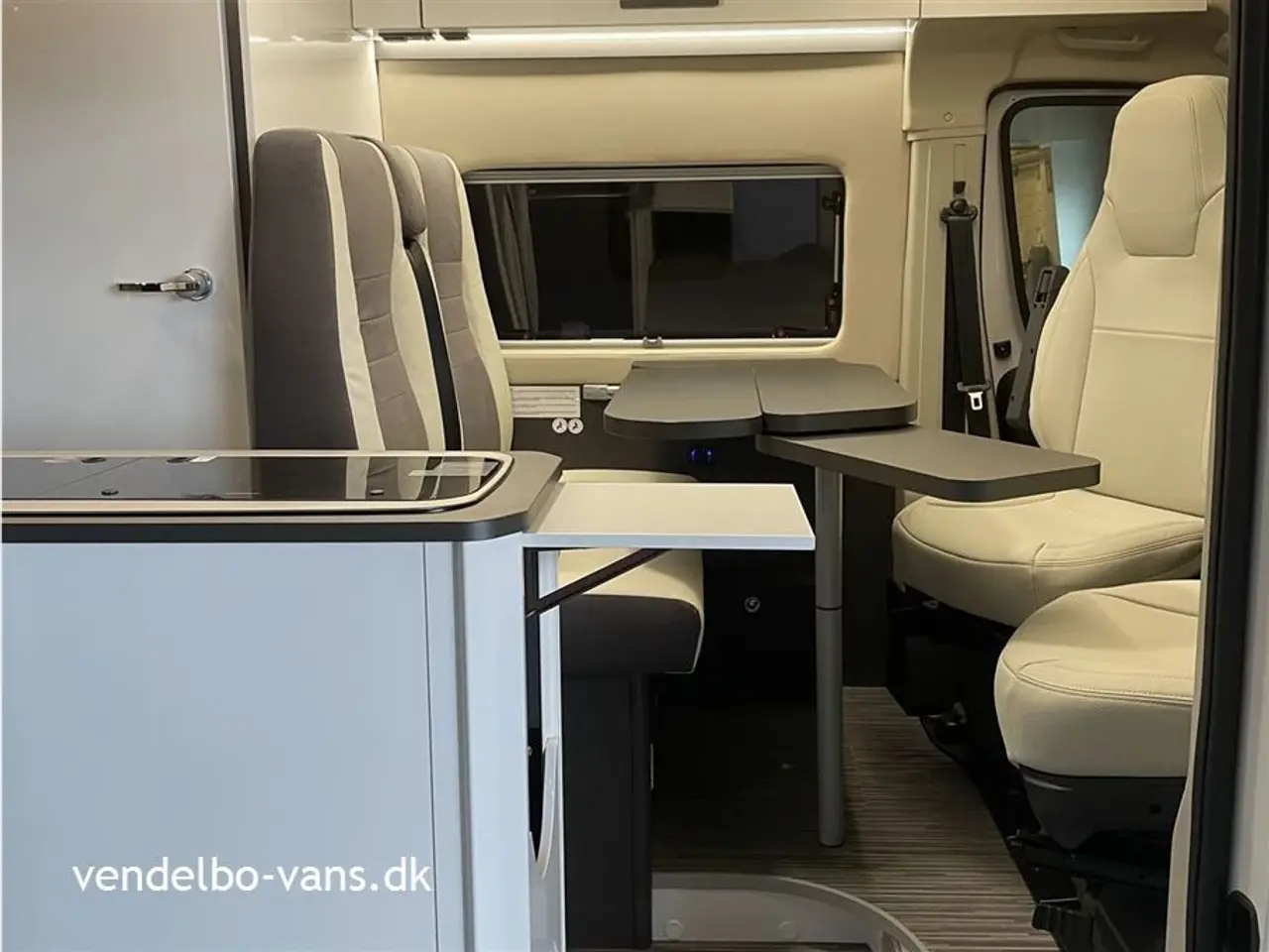 Billede 12 - 2025 - McLouis Menfys Van 03 S-Line Campervan med dobbeltseng UNDER 6 meter