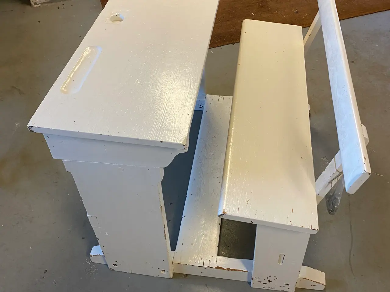 Billede 2 - Gammel hvid skolepult