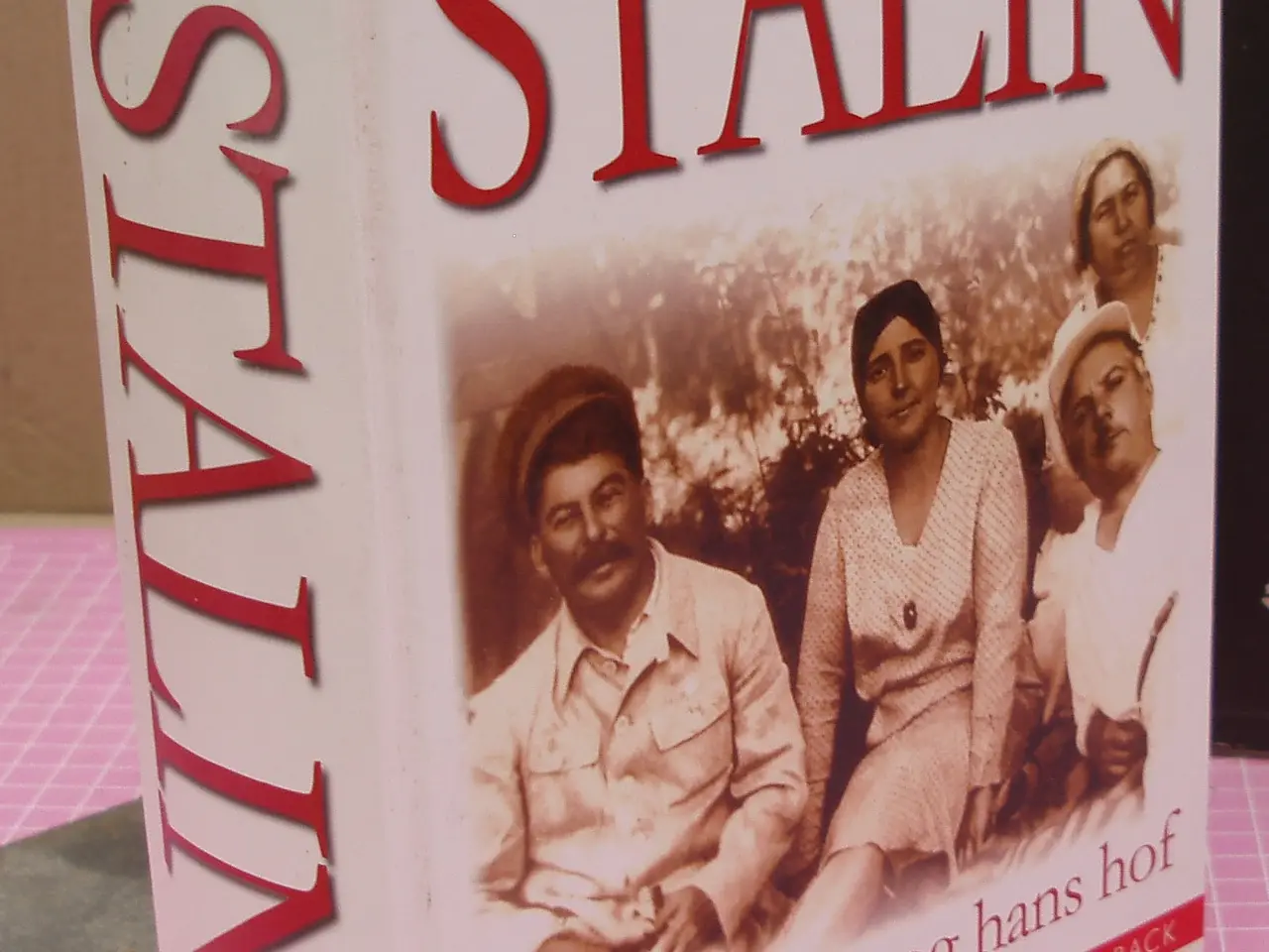 Billede 1 - Stalin, den røde zar og hans hof