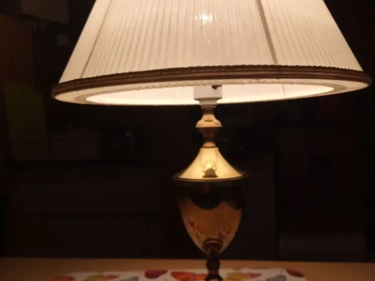 Billede 1 - Pæn bordlampe i messing