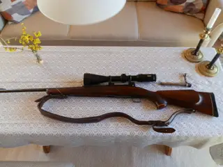 Rigtig flot Tikka Jagtriffel m/ Titan Tasco kikker