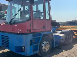 Mafi Terminal traktor