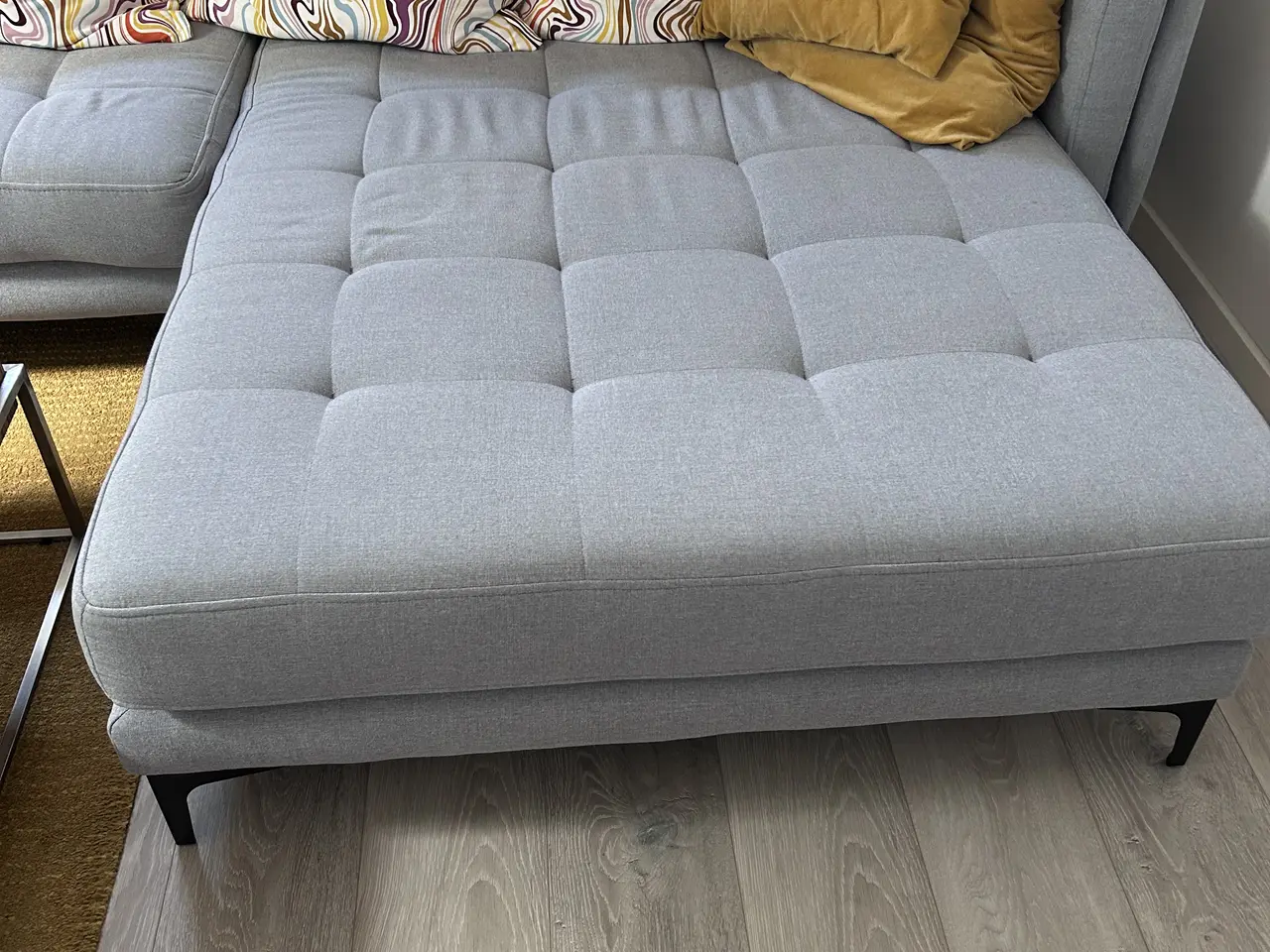 Billede 3 - Grå chaiselong hjørnesofa 1,5 år gammel