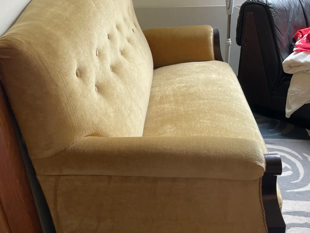 Billede 3 - Møbelsæt med sofa, lænestol, 4 stole, rundt bord 