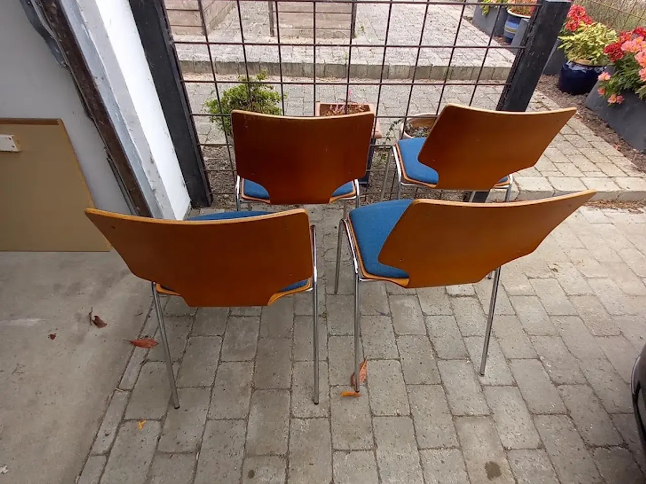 Billede 5 - 4 stabelstole i teak og stof