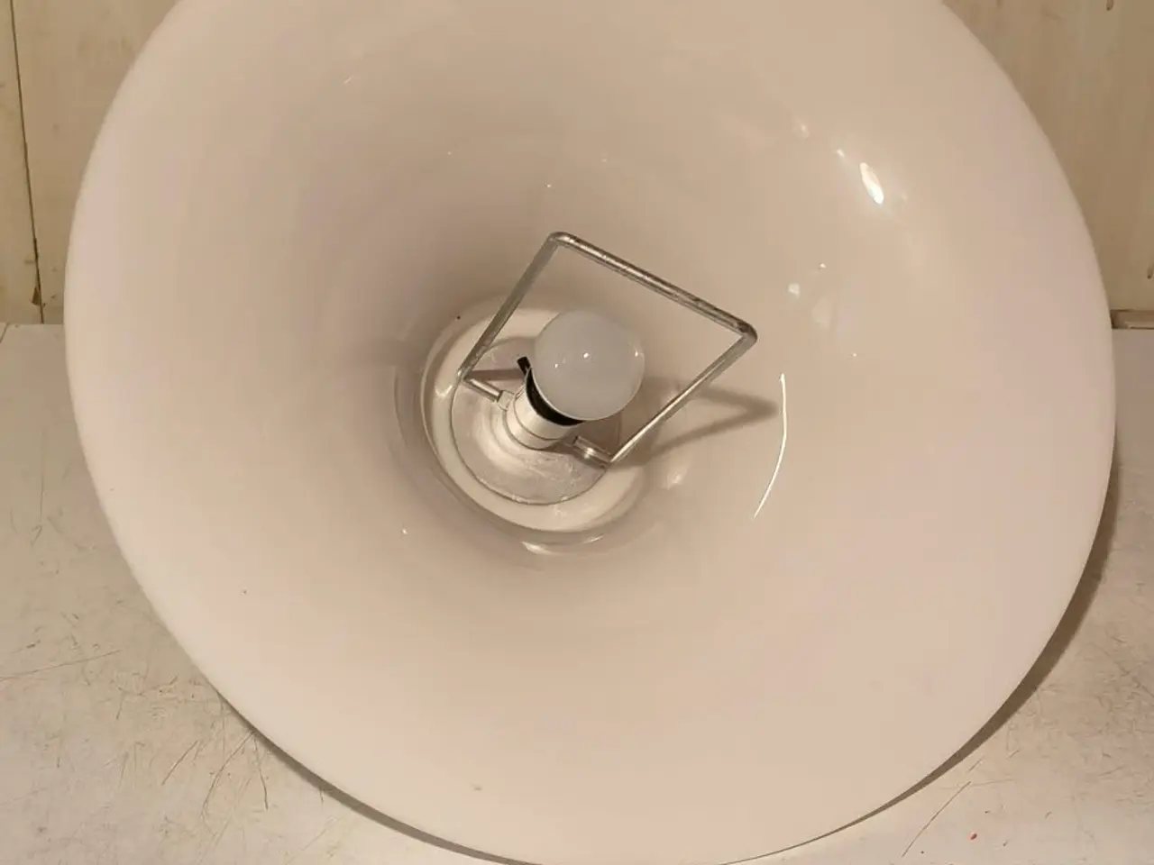Billede 4 - fin hvid arkyl lampe kender den ikke men flot