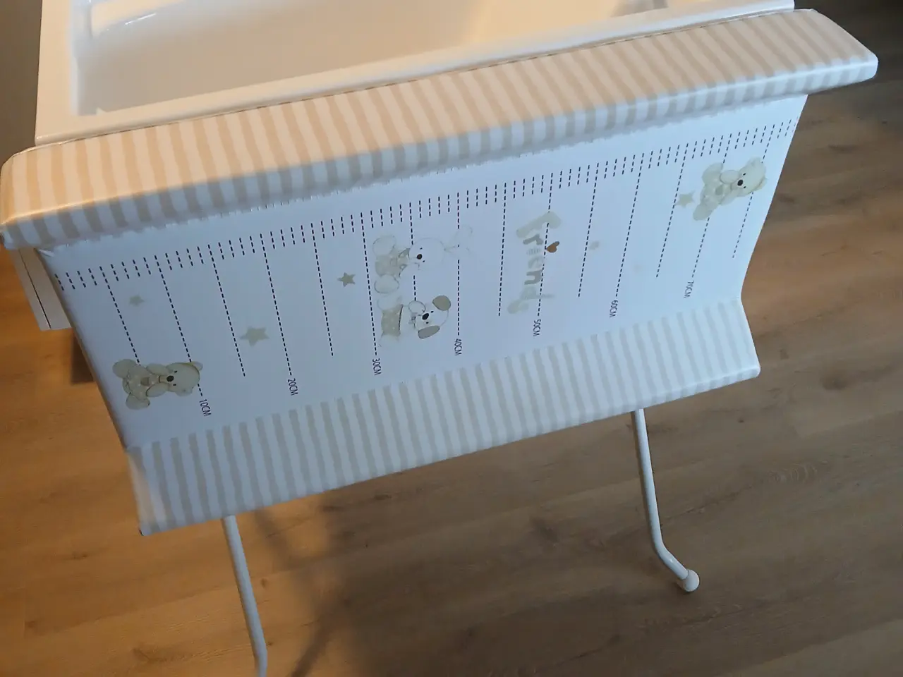Billede 3 - Stabilt puslebord med badekar