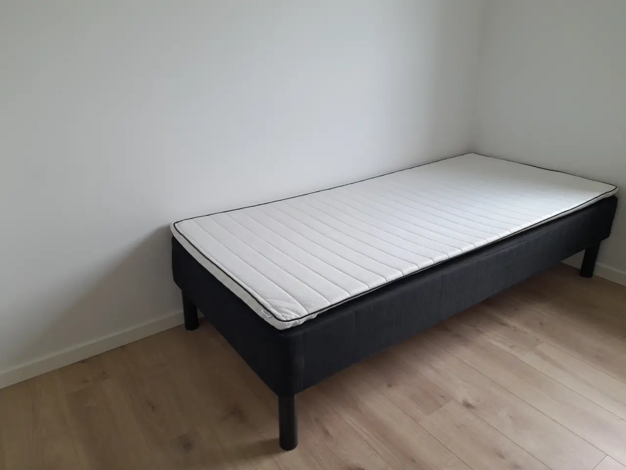 Billede 2 - Seng - Boxmadras incl. topmadras, rull.m og ben