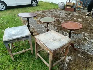 Skamler, taburetter og lampeborde