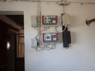 - - - Ventilationsstyring 2 sæt