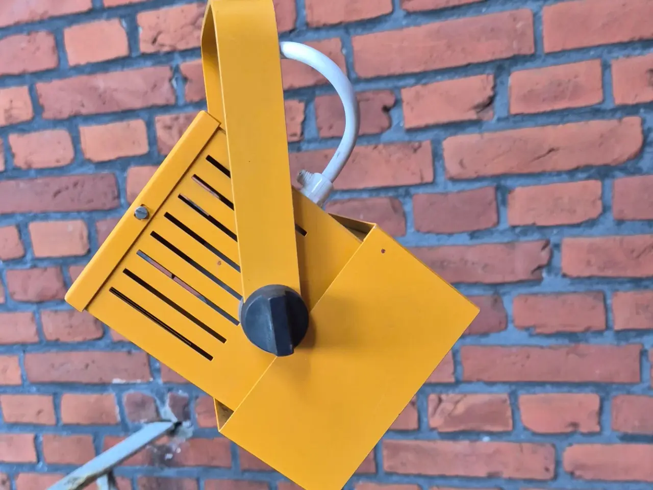 Billede 5 - Fine gule Finnerup-spot som fleksible pendler