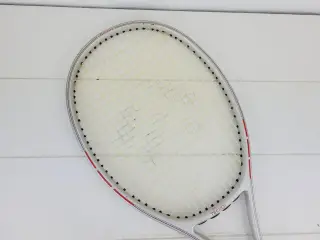 Tennisketsjer fra Tecno