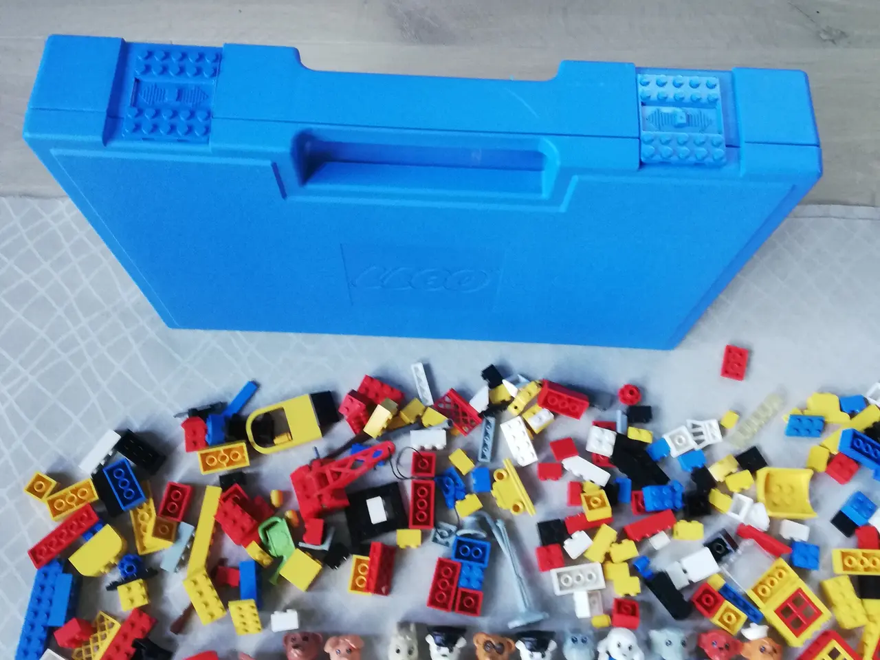 Billede 4 - Solgt Lego fabuland figurer inkl. Lego kuffert mm.