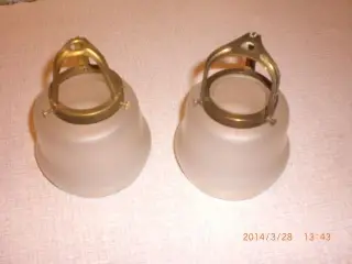 2 stk. Matte antikke glasskærme med hold