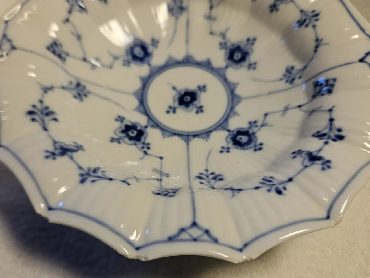 Billede 6 - Royal Copenhagen musselmalet kantede skåle 142/140