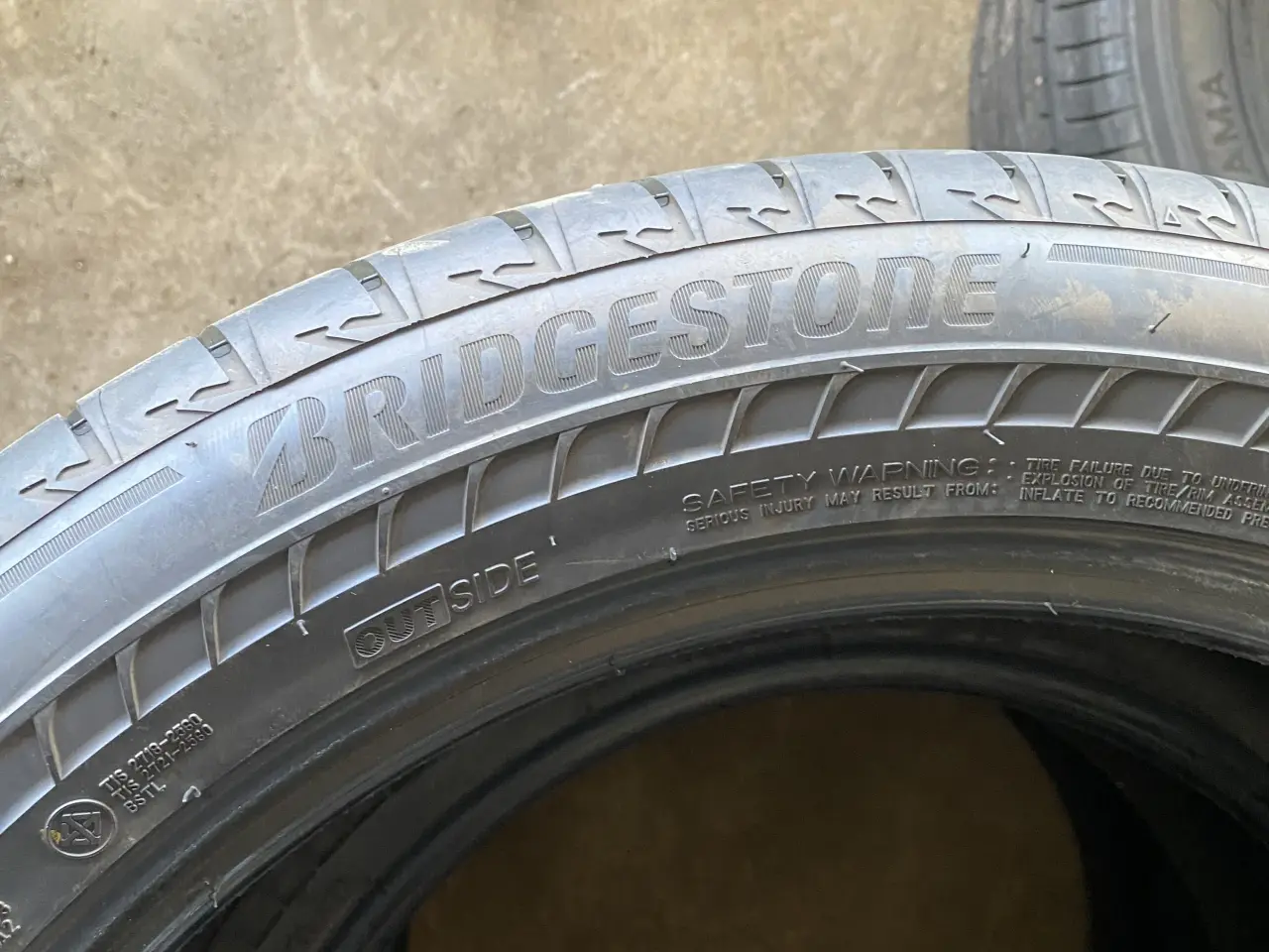 Billede 2 - Bridgestone Alenza Runflat 235/50r20