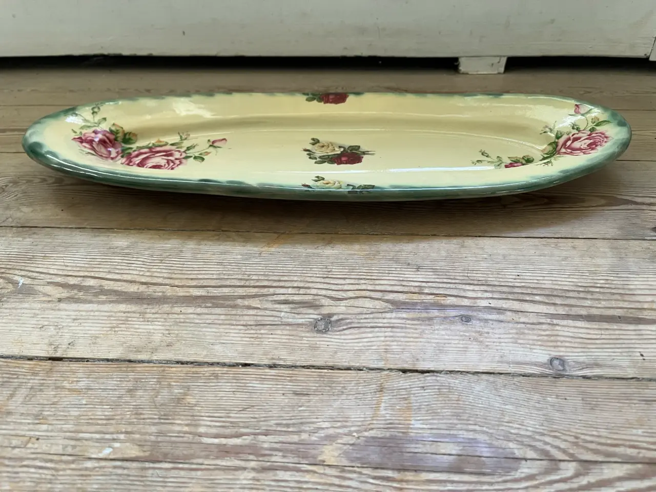 Billede 3 - Oval fad med roser/ blomster