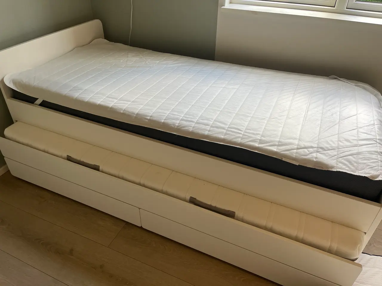 Billede 2 - Seng fra Ikea