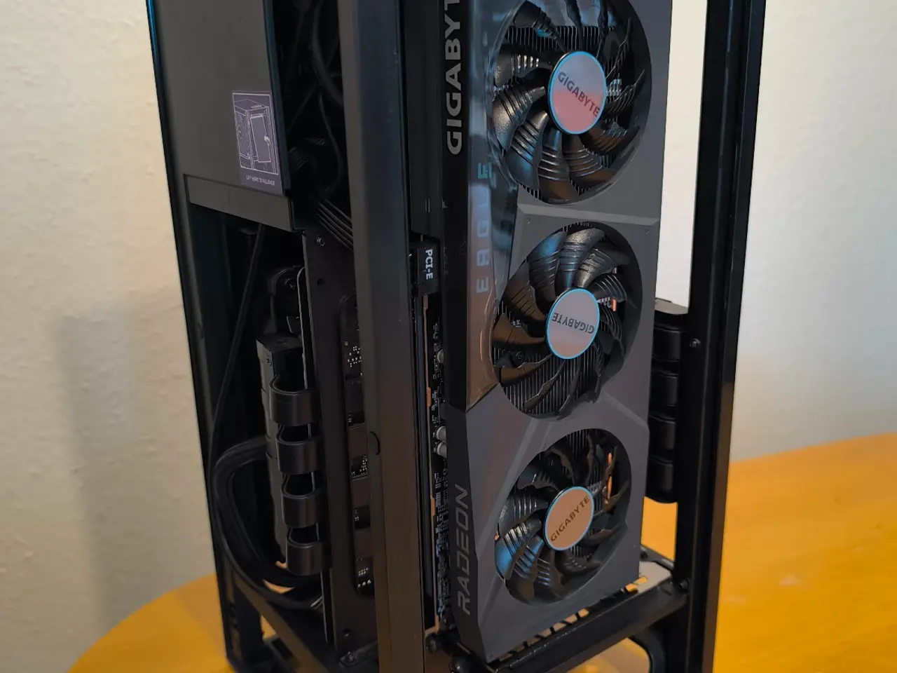 Billede 4 - Stilren & Kompakt Gaming PC – NZXT H1 Mini-ITX