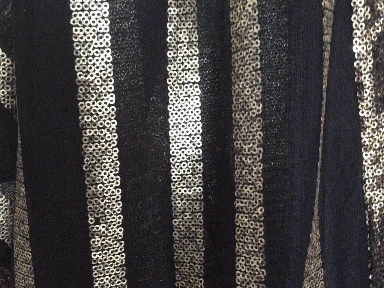 Billede 2 - jakke Sequin overdel til kjolen./str: Medium/large