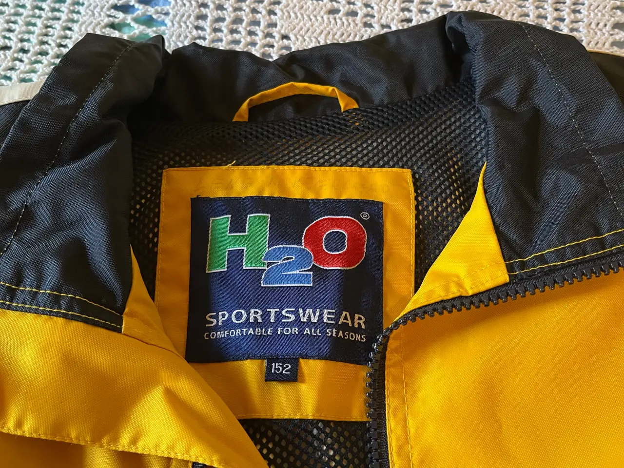 Billede 5 - Jakke H2O sport str. 152