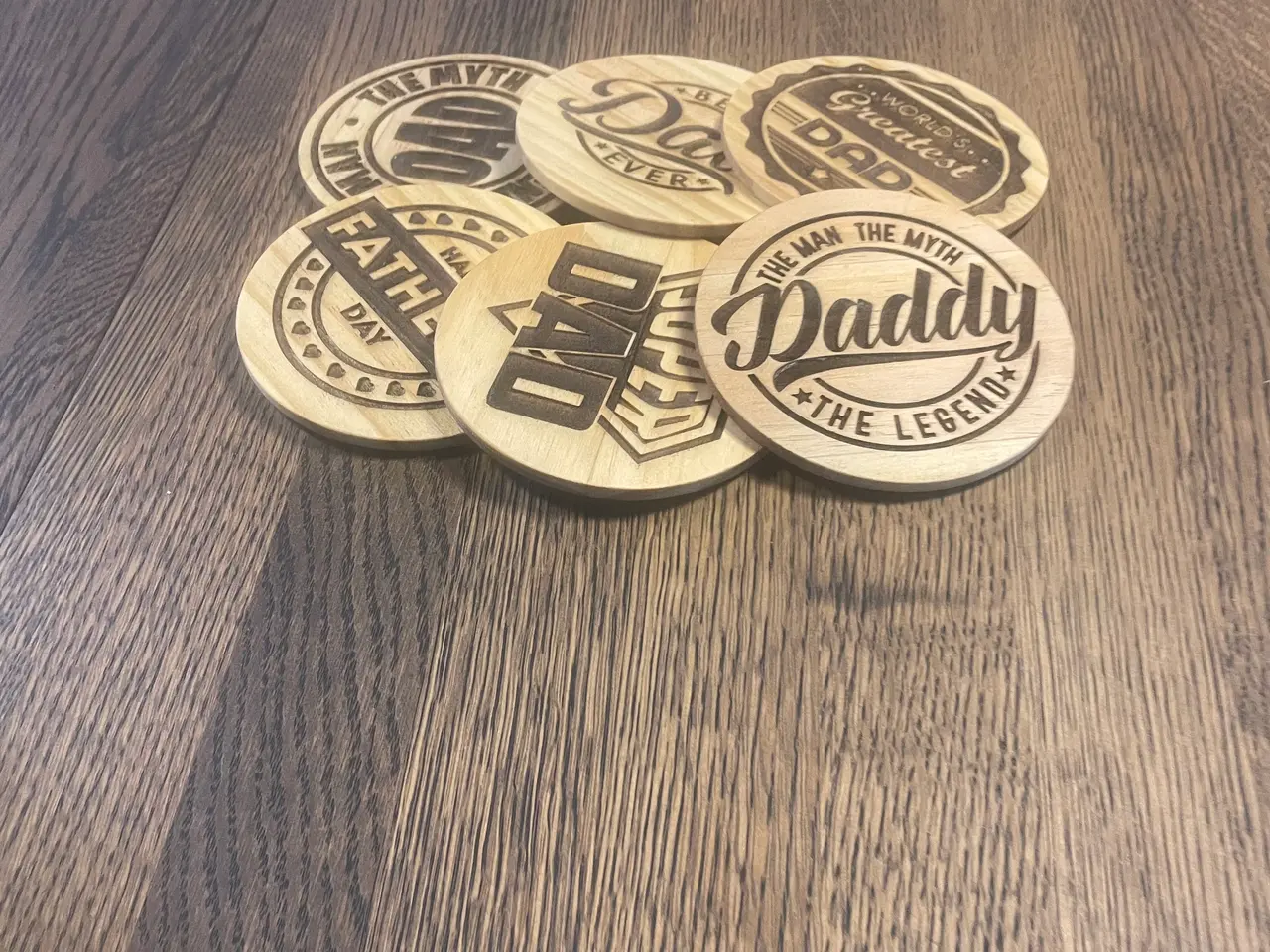 Billede 2 - Holder i træ, med 6 coasters.