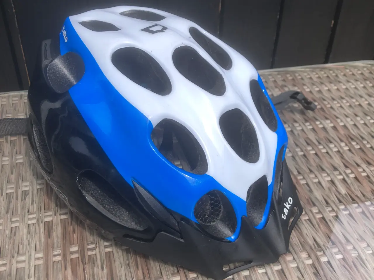 Billede 1 - Catlike cykelhjelm - Tako m. skygge