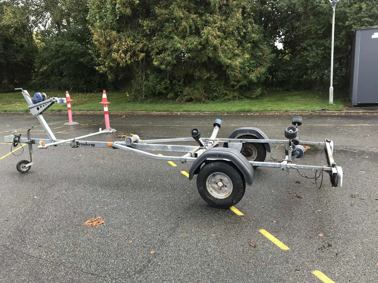 Billede 3 - bådtrailer med papirer og plader.