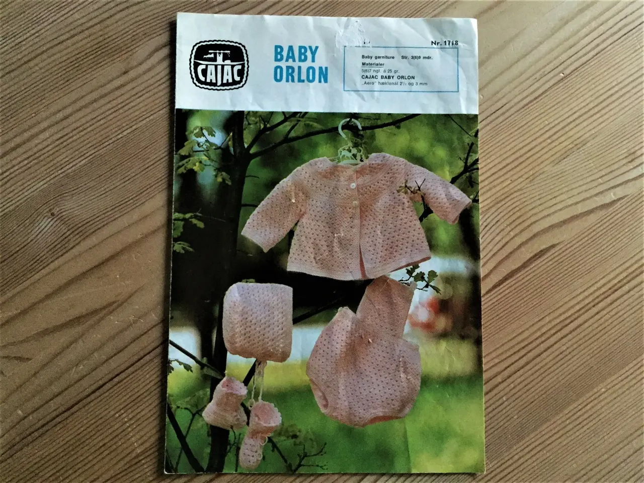Billede 1 - Retro, opskrift på det yndigste hæklede babysæt