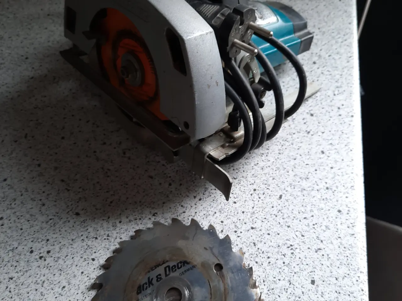 Billede 2 - Lille Black og Decker rundsav sælges