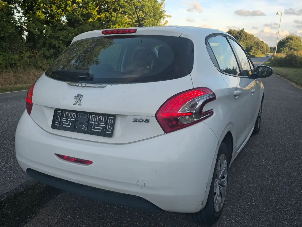 Billede 4 - Peugeot 208, årg 2015. Nysynet
